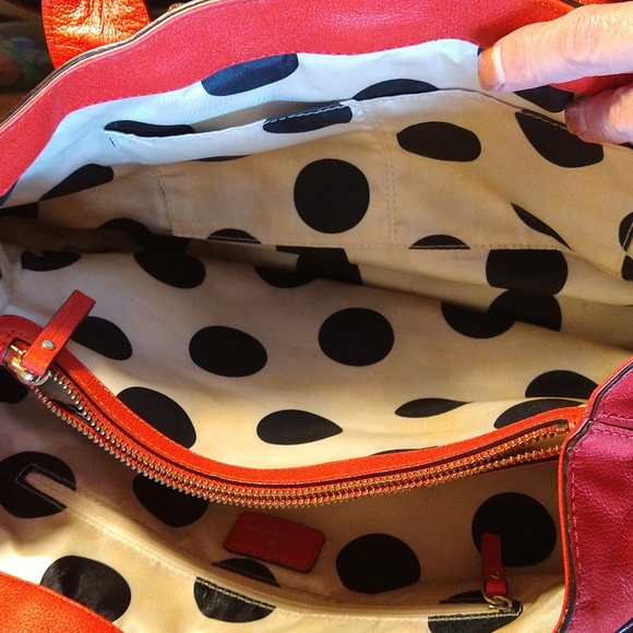 Kate Spade Quinn Vila Abelle large tote in bow, red leather. - Picture 5 of 14